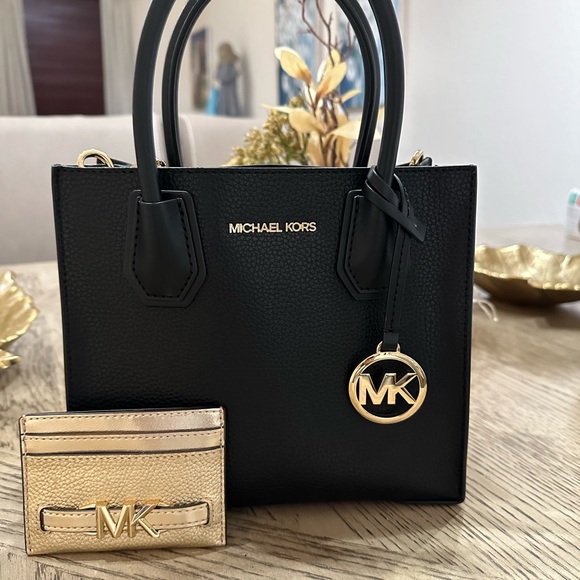 Authentic Michael Kors Crossbody with Card Case!🌺 - Picture 8 of 8